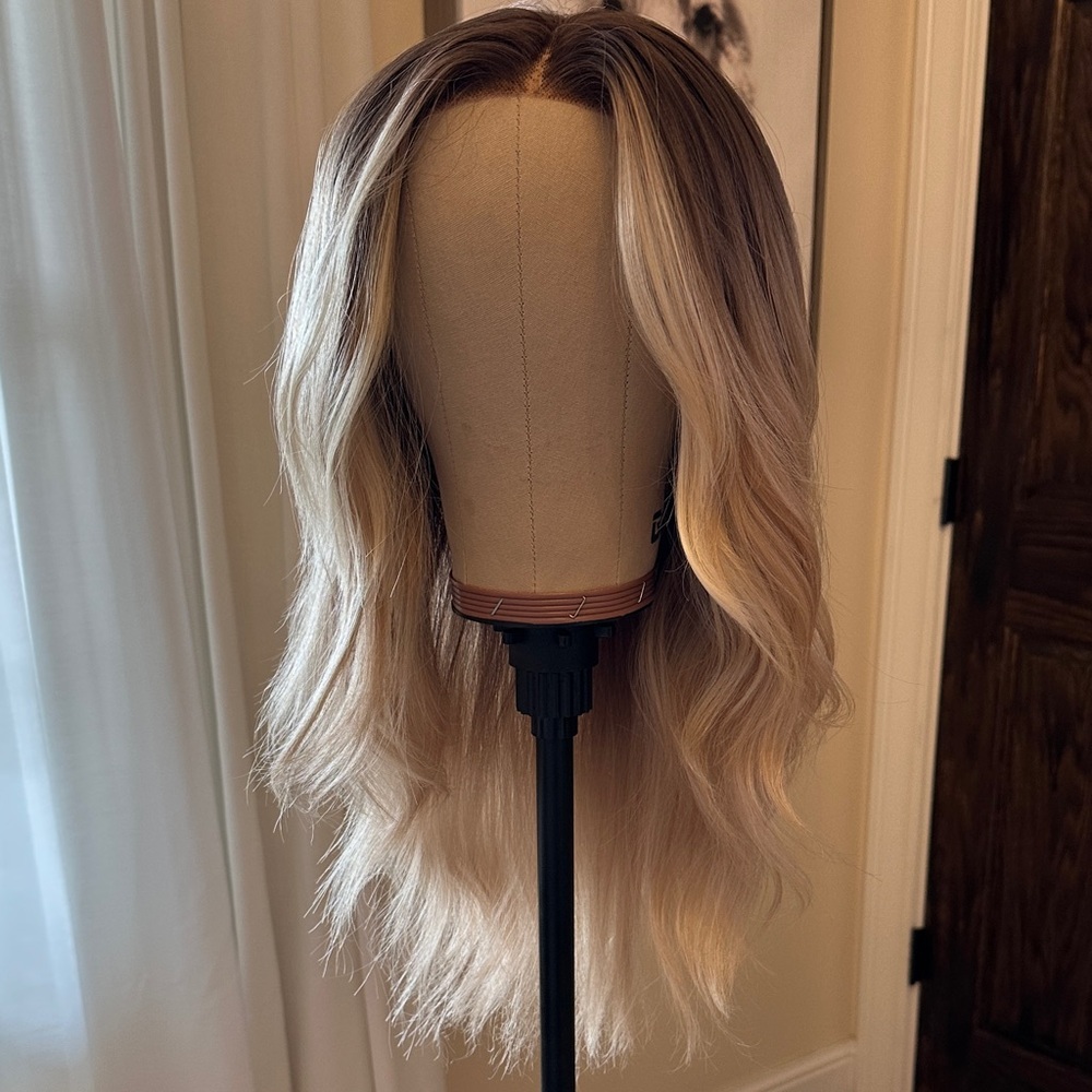 Chelsey Smith Crowns Blonde wig. Unsure of name. T part